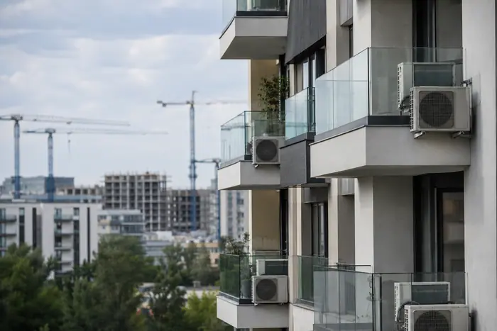 Unitate exterioara: bloc bucuresti casa exterior fatada