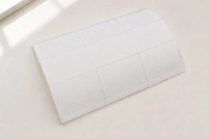 Curatare sub husa: plasa filtranta alba, perfect curata