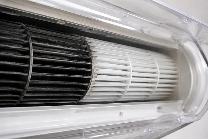 Curatare sub husa: ventilator AC, inainte si dupa curatare