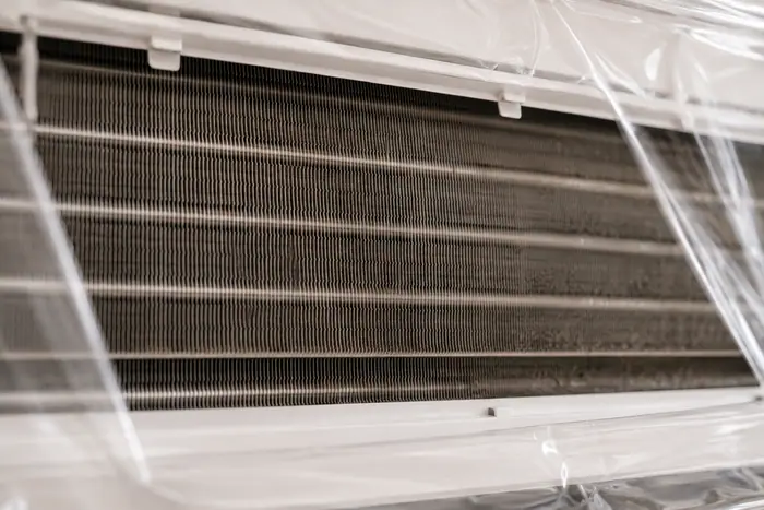 Curatare sub husa: aripioare de evaporator, inainte de curatare